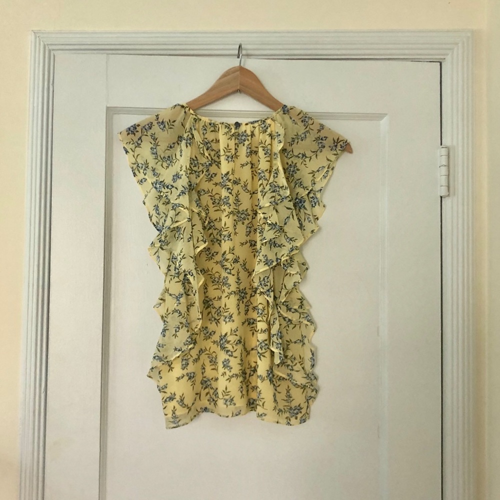 1. State floral flutter sleeve top - Picture 5 of 5